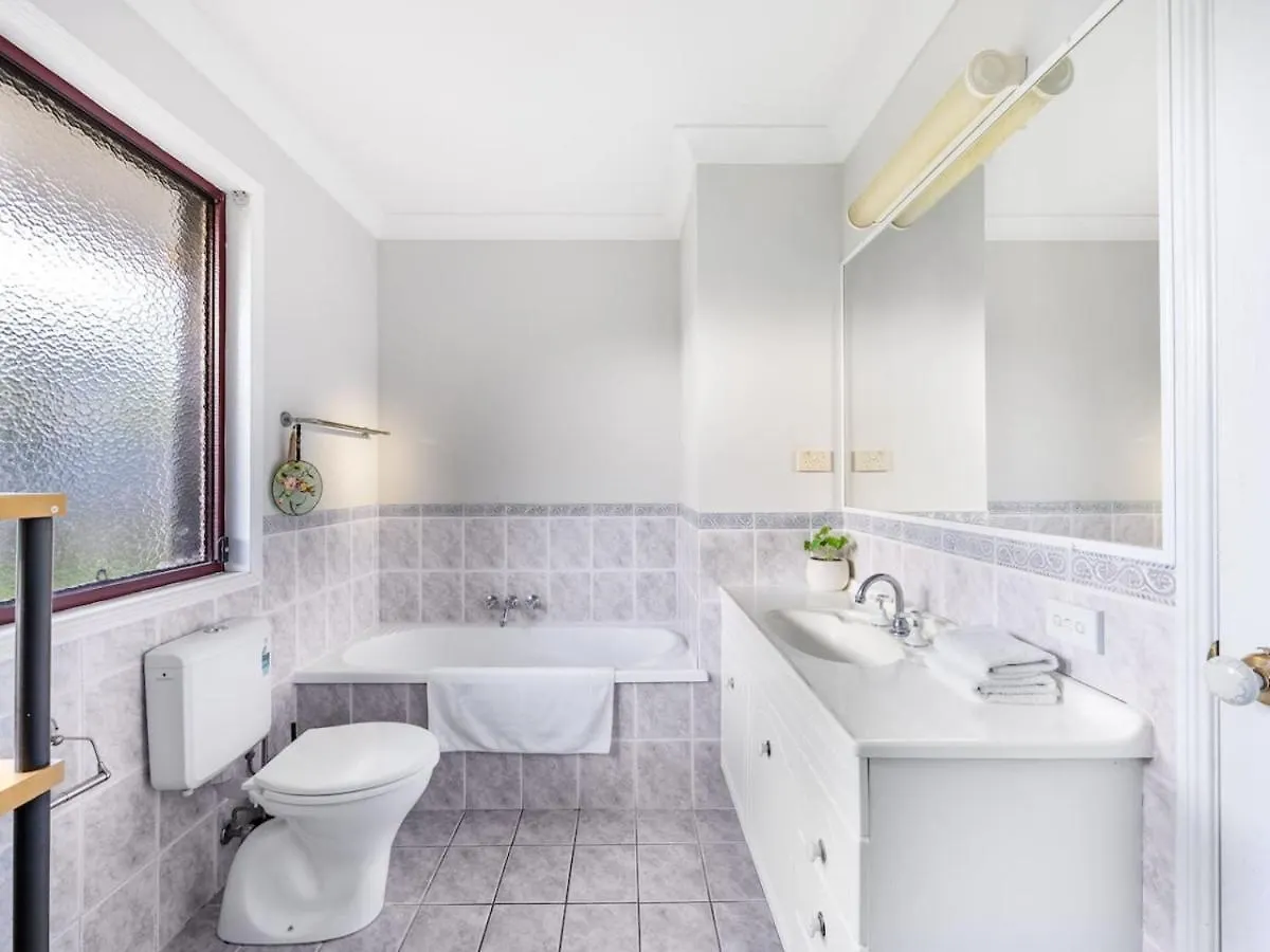 Great Value Stylish 2Br Granny Flat Heritage Park Boronia Heights Australia