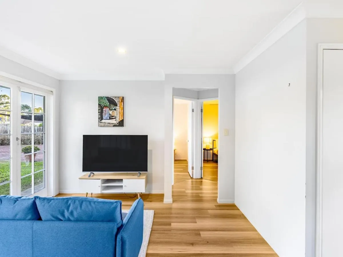Great Value Stylish 2Br Granny Flat Heritage Park Boronia Heights 0*,  Australia